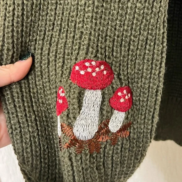ROMWE NWT Forest Green Woodland Embroidered Sweater - Picture 5 of 7